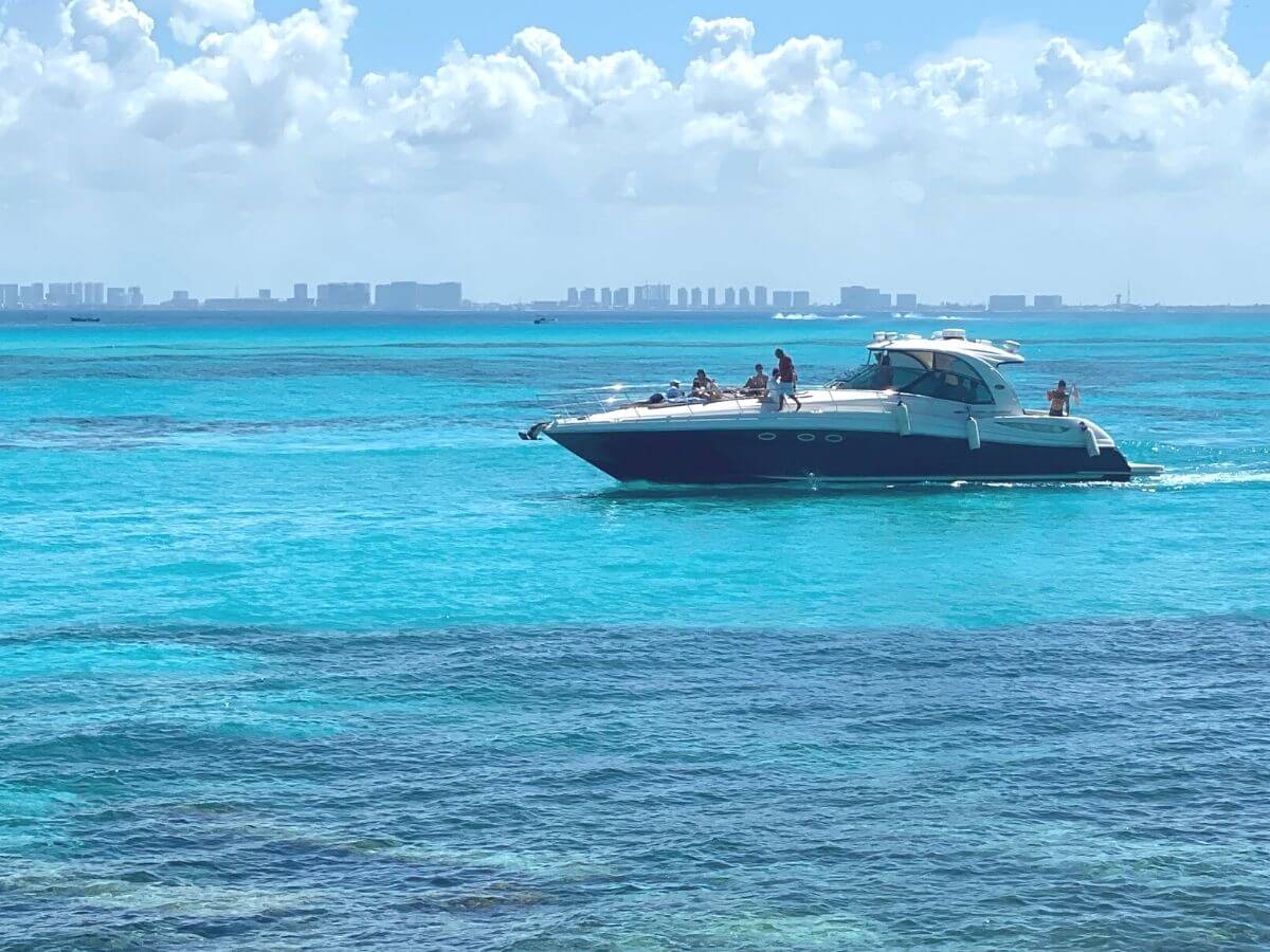 private boat to isla mujeres