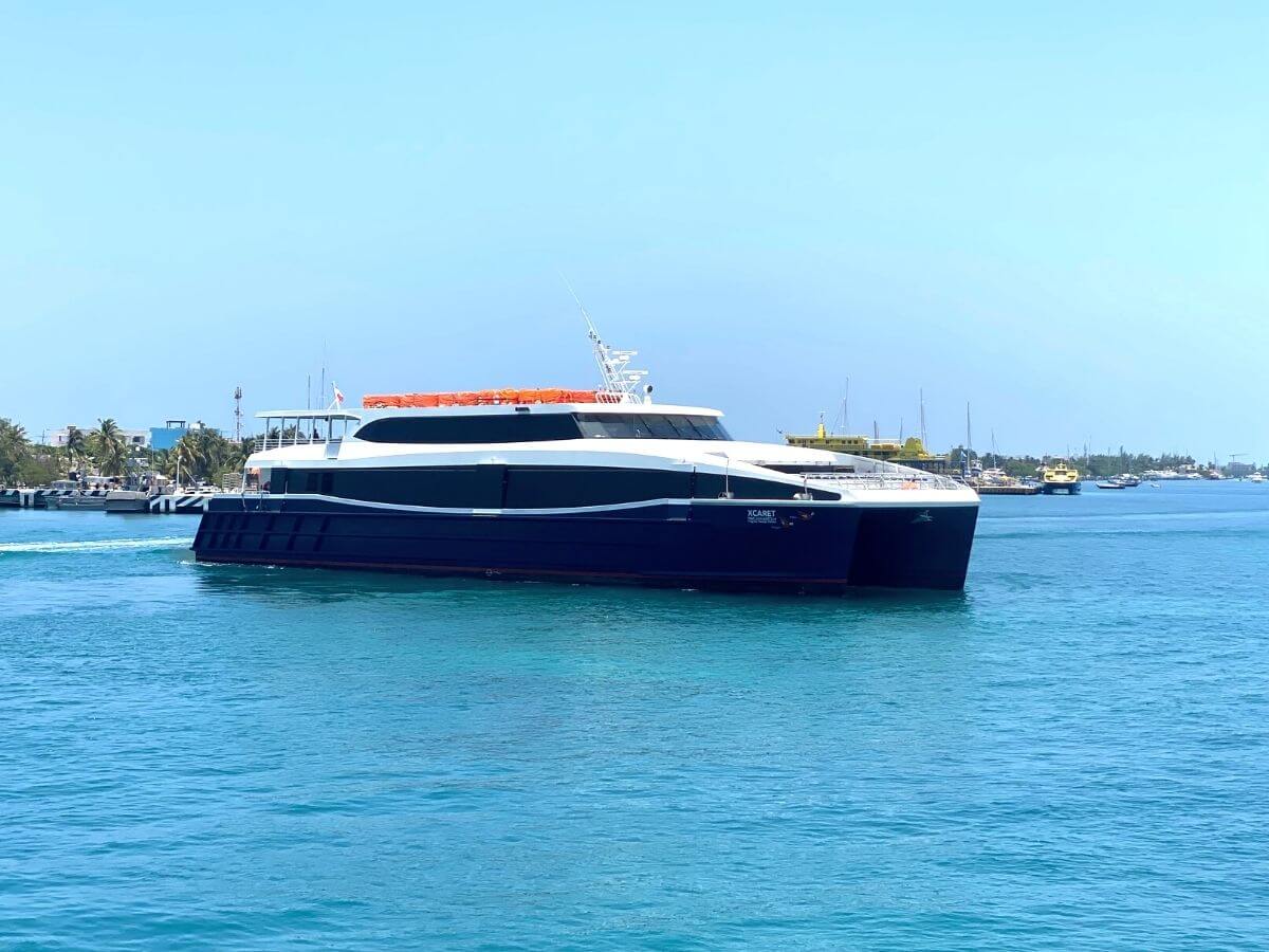 Xcaret Xailing Ferry to isla Mujeres