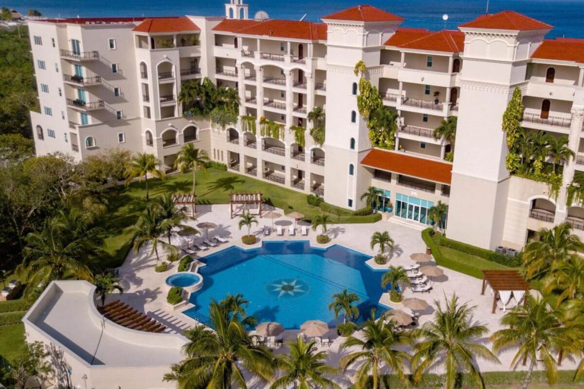 Looking over the pool towards The Landmark Resort, Cozumel